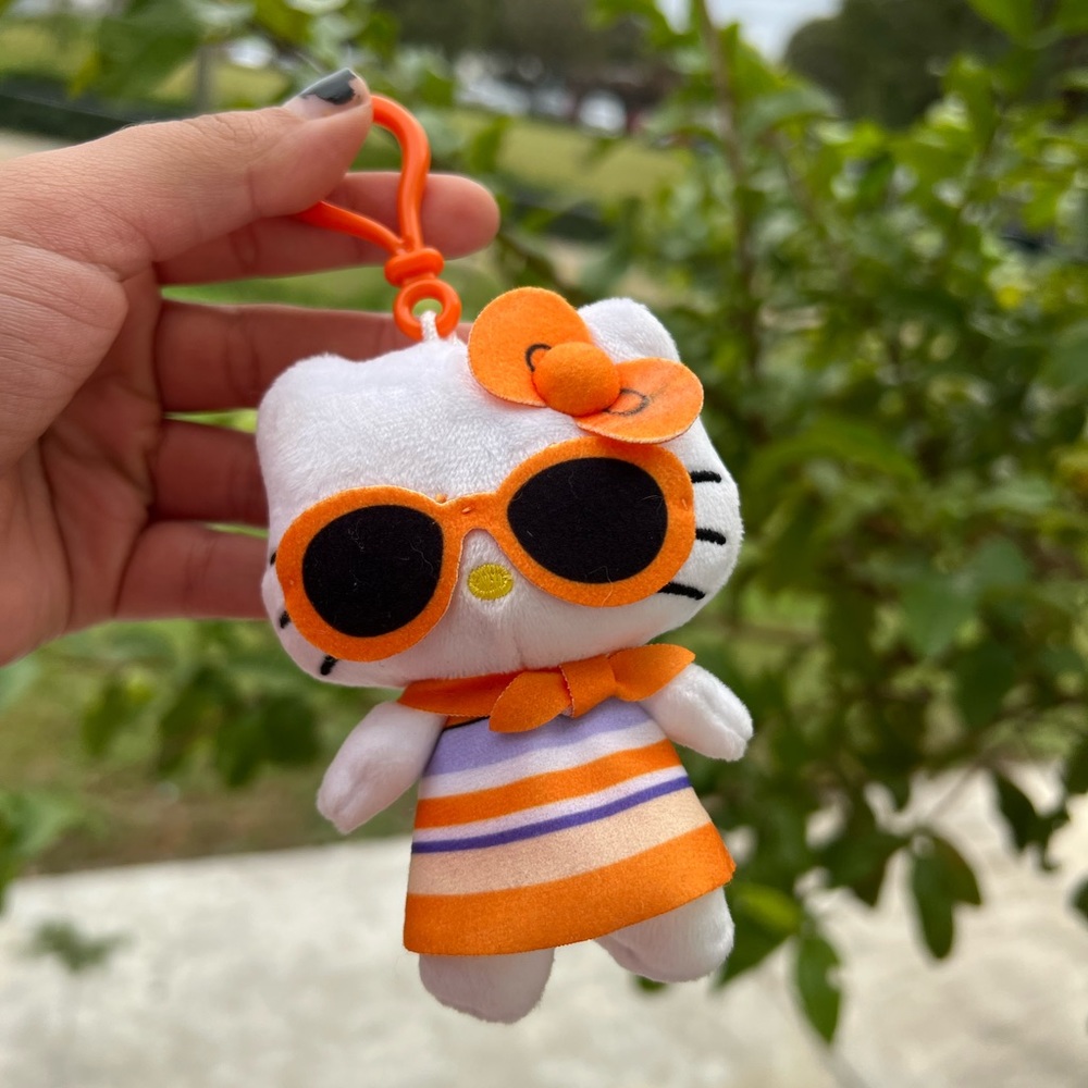Hello Kitty W/ Sunglasses Dangler